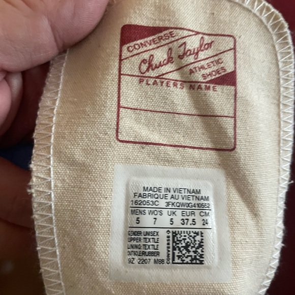 Converse Chuck 70 High
Canvas Parchment / Garnet/Womens 7 mens 5 - Picture 6 of 7